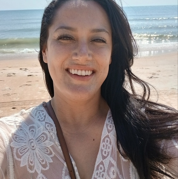 Kristine : ) - Picture 1 of 6